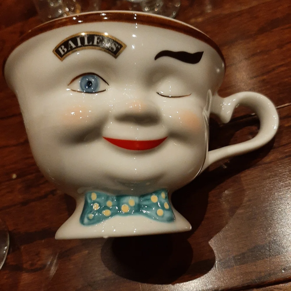 Vintage set of baileys glasses with mug - Picture 3 of 6